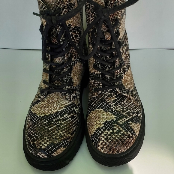 Xappeal Amara Snake Print Work Combat Boots Size 9 - Picture 5 of 8